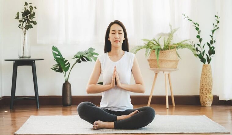 Tập thiền và yoga giúp ngủ ngon hơn