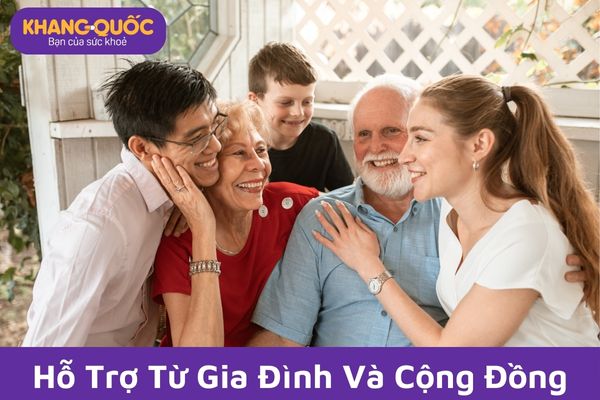 Hỗ trợ từ gia đình và cộng đồng